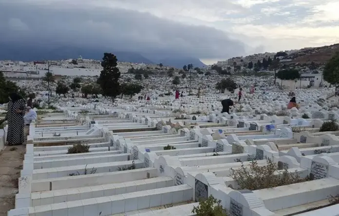 ناصر الزفزافي يغادر سجن طنجة 2 لحضور جنازة والده