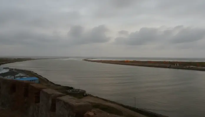 مياه واد سبو: فيضانات تقطع الطرق بسيدي قاسم واستنفار رسمي